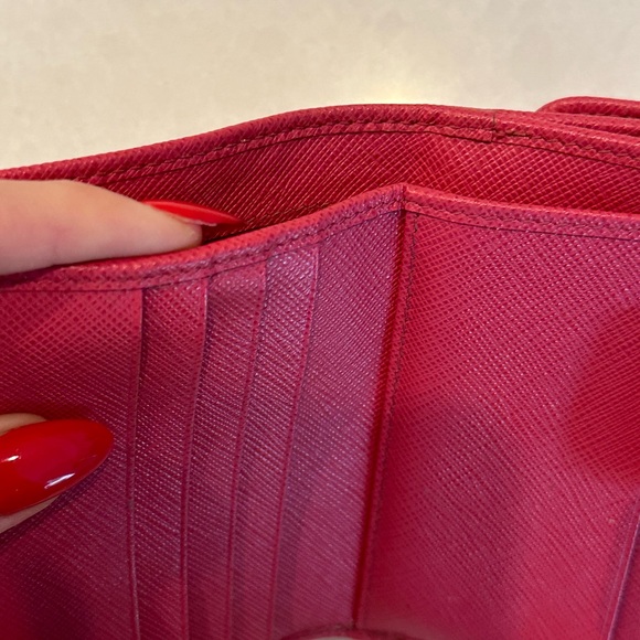 Prada wallet in petunia pink - Picture 7 of 9